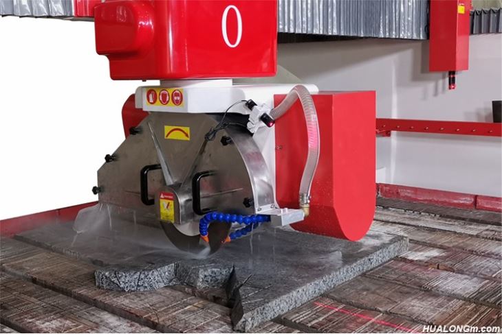 Cutting slab by Stone Slab Cutting Machine